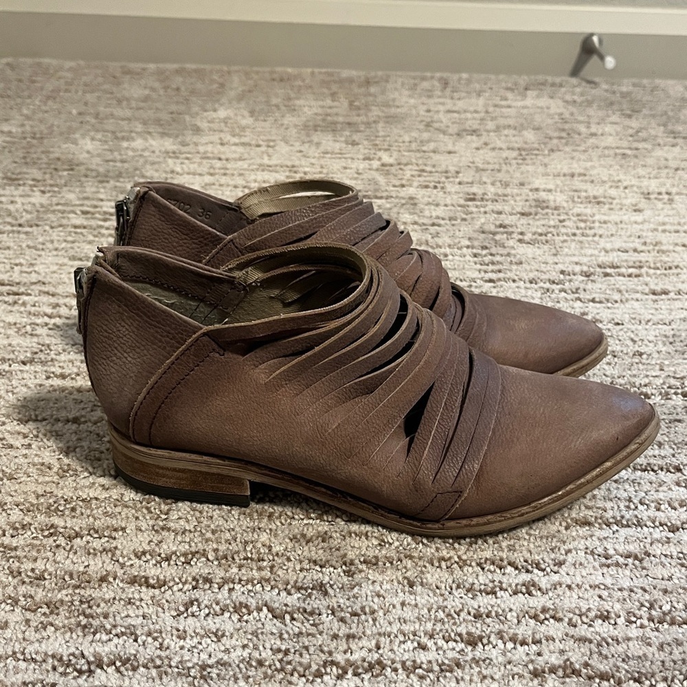 Free People Lost Valley ankle booties size 36